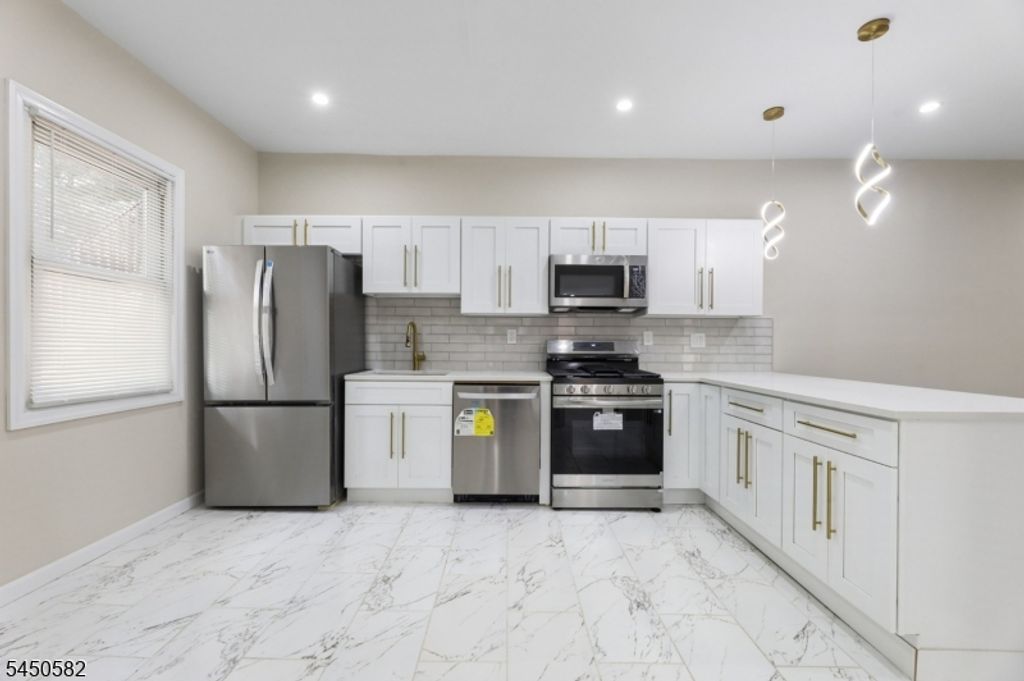 172 Godwin Ave, Paterson City, NJ 07501 — photo 4