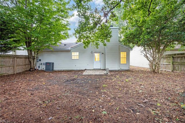 1414 Larkview DR, Virginia Beach, VA 23454