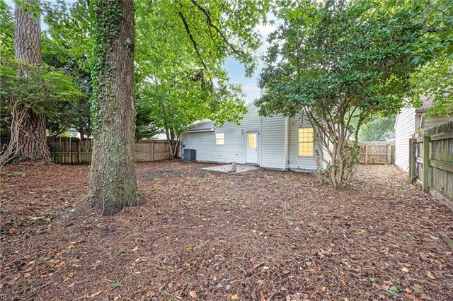 1414 Larkview DR, Virginia Beach, VA 23454