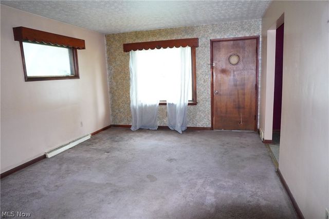 483 17th Street NW, Barberton, OH 44203