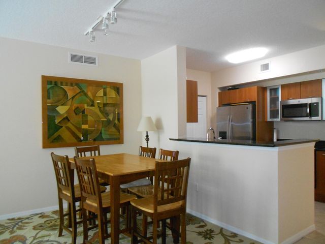 625 Casa Loma Boulevard 303, Boynton Beach, FL 33435