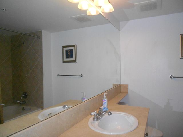 625 Casa Loma Boulevard 303, Boynton Beach, FL 33435