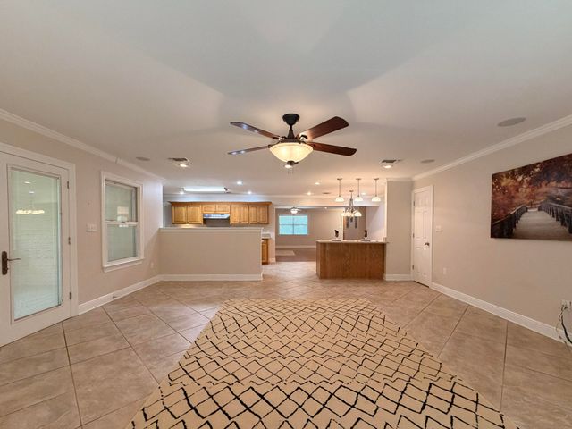 703 Maxwell Dr., Hattiesburg, MS 39401