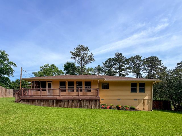 703 Maxwell Dr., Hattiesburg, MS 39401