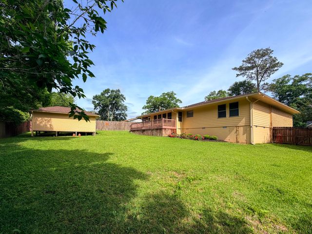703 Maxwell Dr., Hattiesburg, MS 39401
