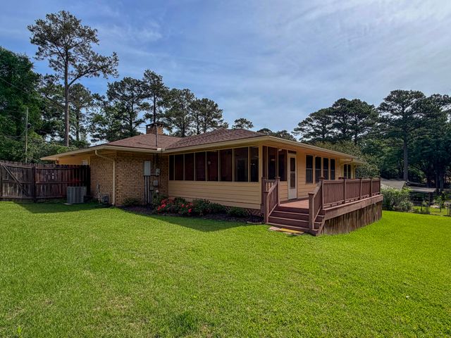 703 Maxwell Dr., Hattiesburg, MS 39401