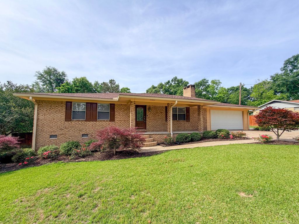 703 Maxwell Dr., Hattiesburg, MS 39401