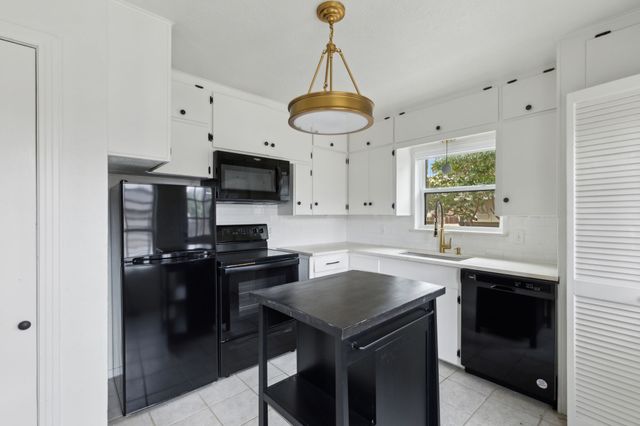 6723 Del Norte Lane, Dallas, TX 75225