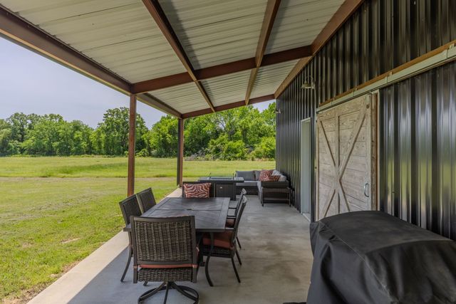1100 Rs County Road 3150, Emory, TX 75440