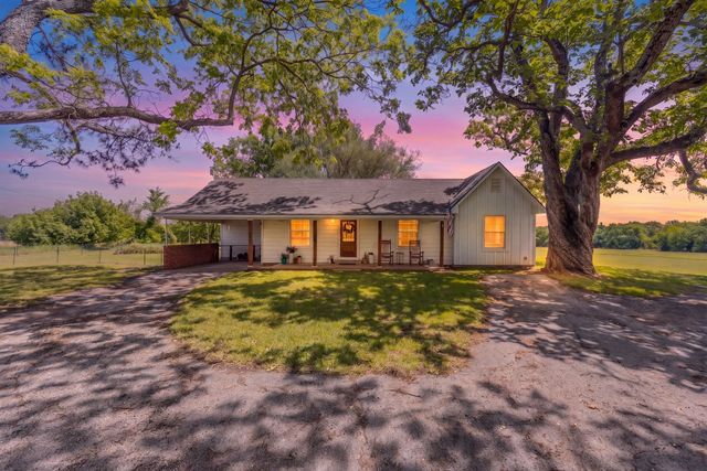 1100 Rs County Road 3150, Emory, TX 75440