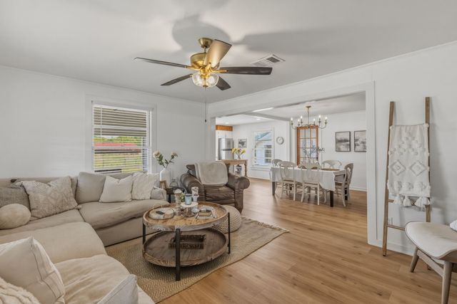 1100 Rs County Road 3150, Emory, TX 75440