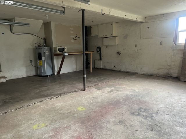 210 HOYT St, Salem, OR 97302