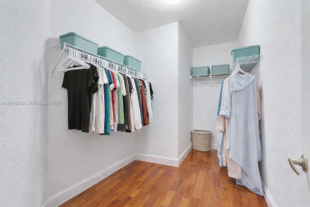 Image 18 of property listing at 4113 NE 22nd Ln, Homestead, FL 33033