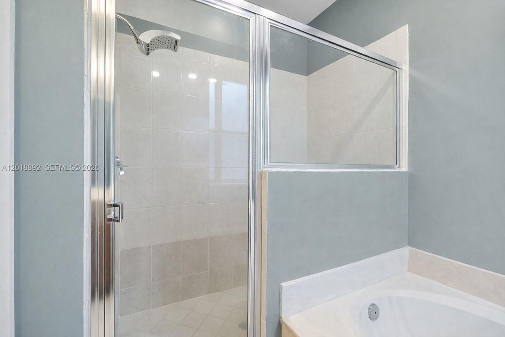 Image 20 of property listing at 4113 NE 22nd Ln, Homestead, FL 33033