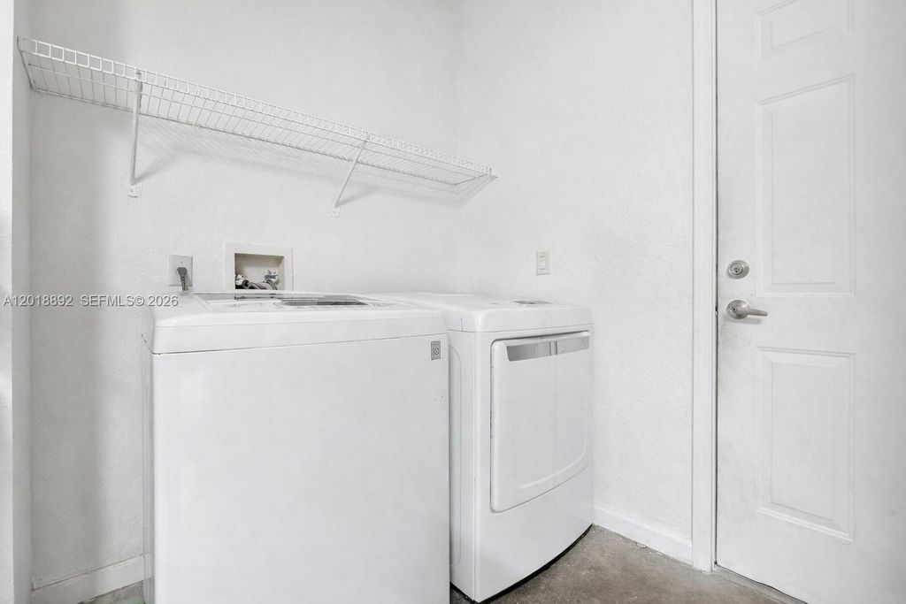 Image 21 of property listing at 4113 NE 22nd Ln, Homestead, FL 33033