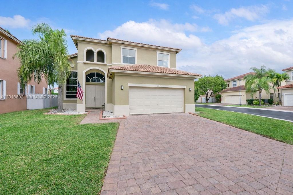 Image 25 of property listing at 4113 NE 22nd Ln, Homestead, FL 33033