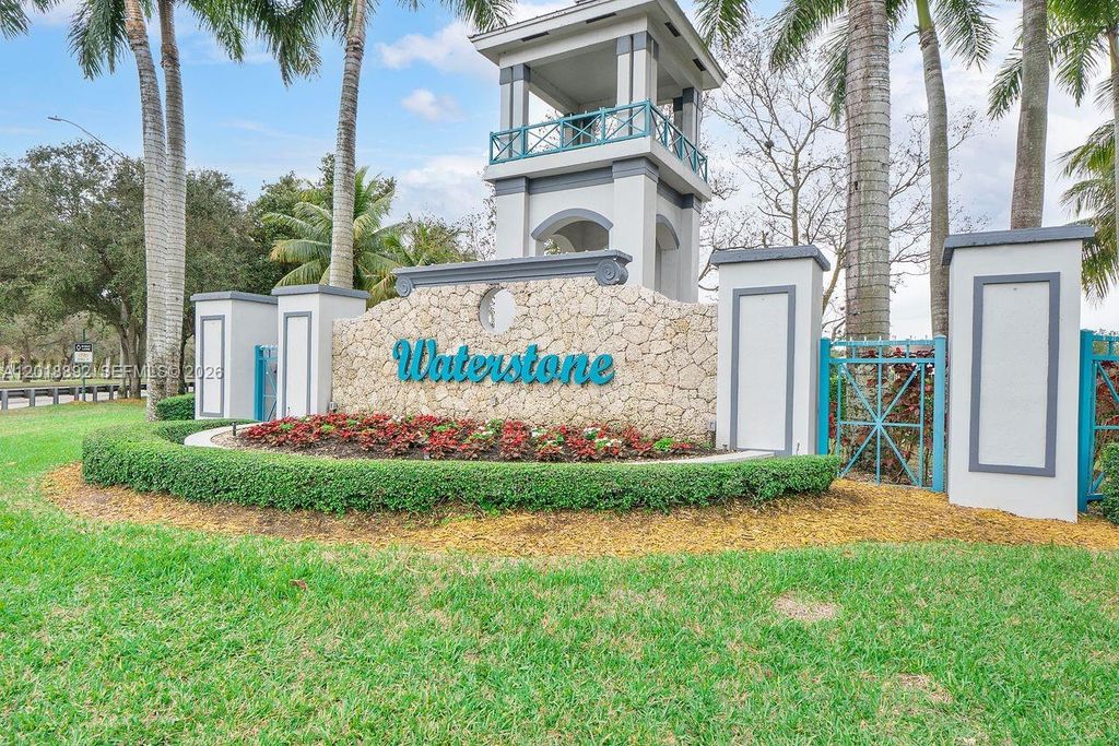 Image 26 of property listing at 4113 NE 22nd Ln, Homestead, FL 33033