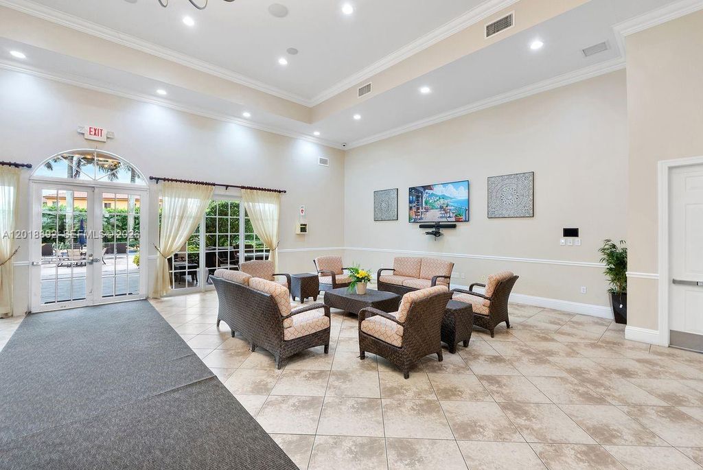 Image 27 of property listing at 4113 NE 22nd Ln, Homestead, FL 33033