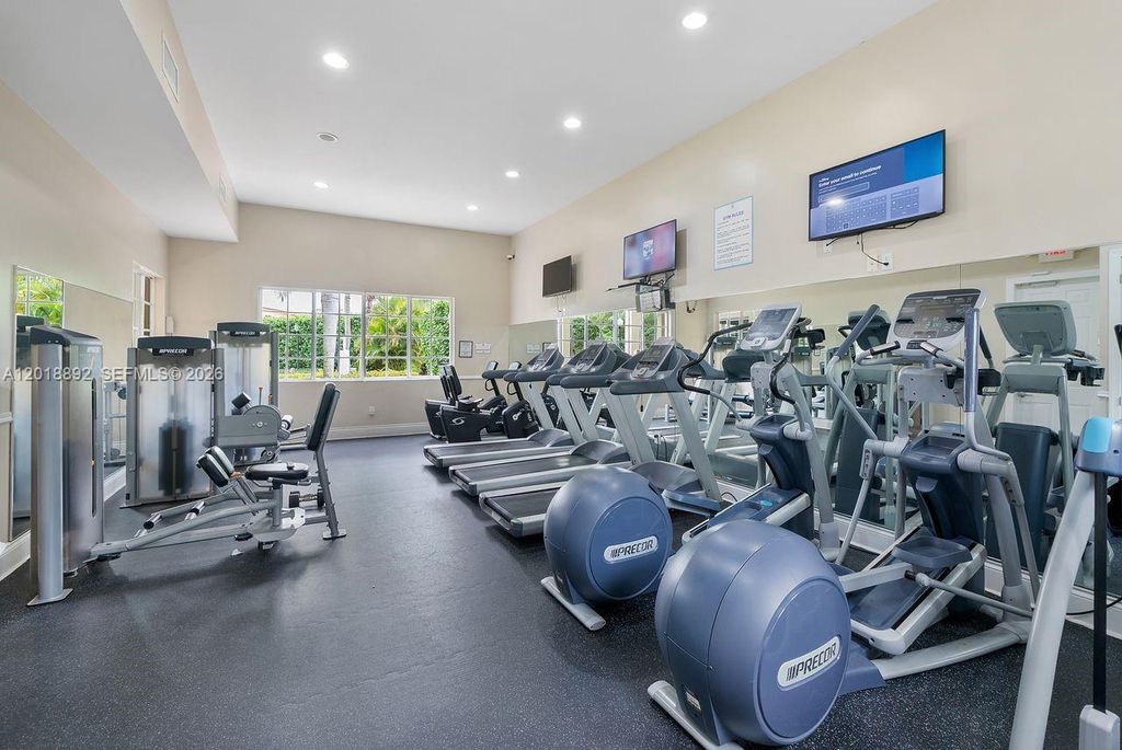 Image 31 of property listing at 4113 NE 22nd Ln, Homestead, FL 33033