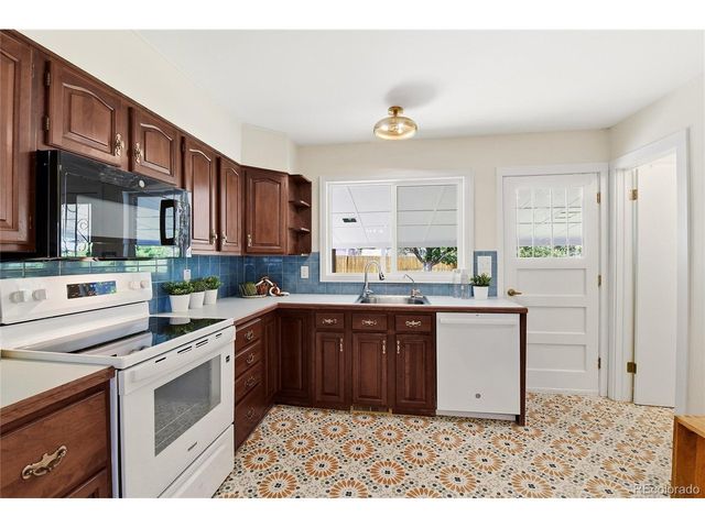 3323 W Monmouth Ave, Englewood, CO 80110