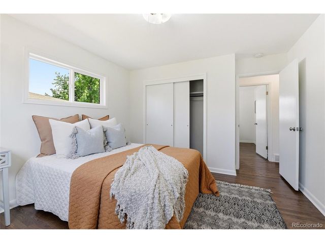 3323 W Monmouth Ave, Englewood, CO 80110