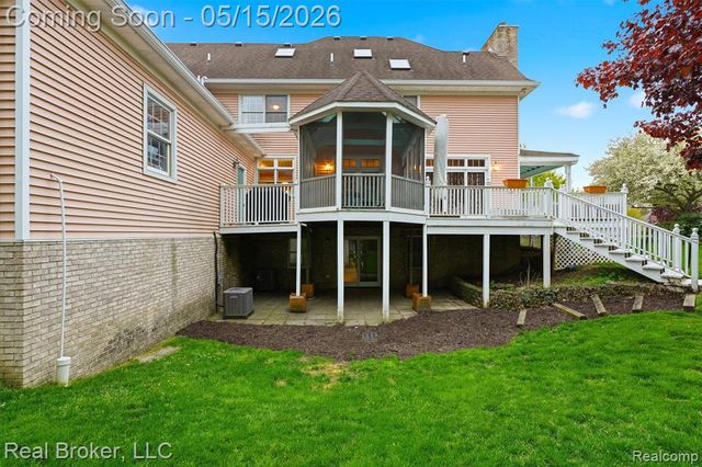 52798 Weathervane Drive, Chesterfield, MI 48047