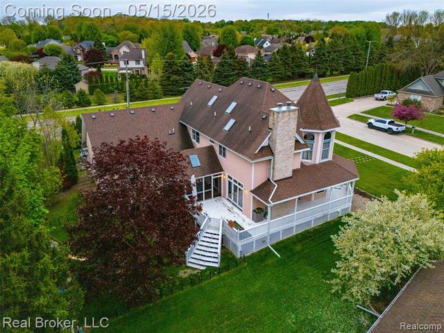 52798 Weathervane Drive, Chesterfield, MI 48047