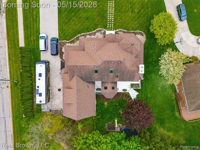 52798 Weathervane Drive, Chesterfield, MI 48047