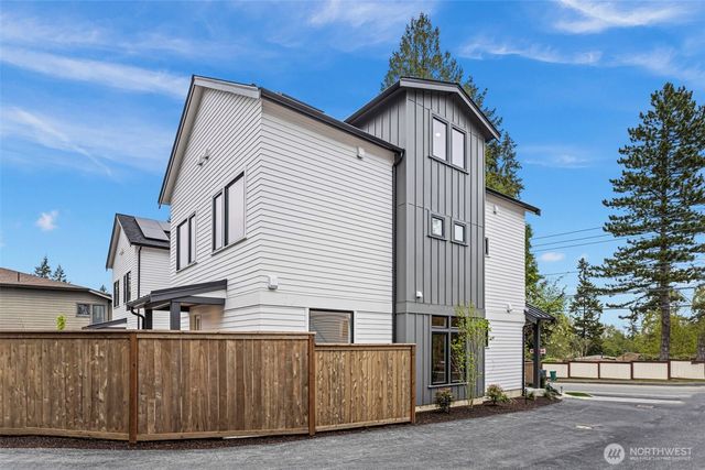 9315 132nd Avenue NE, Kirkland, WA 98033