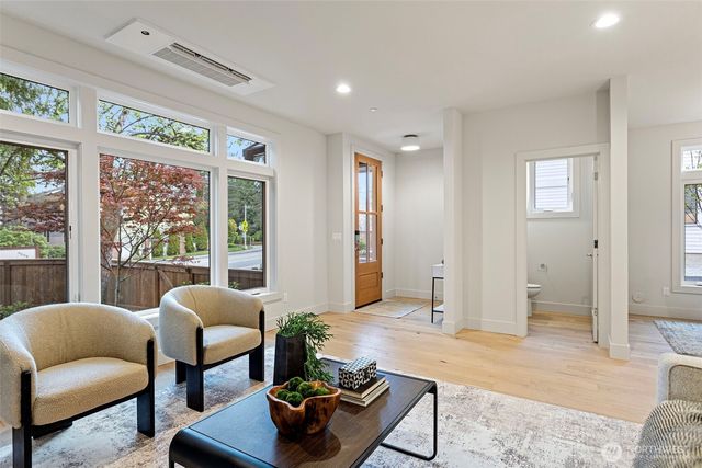 9315 132nd Avenue NE, Kirkland, WA 98033