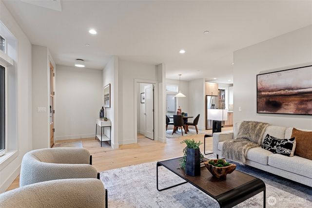9315 132nd Avenue NE, Kirkland, WA 98033