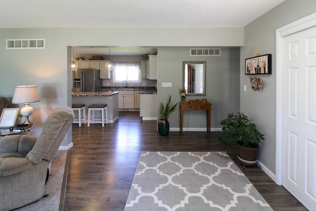 1205 E Avenue, Grundy Center, IA 50638