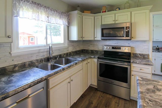1205 E Avenue, Grundy Center, IA 50638