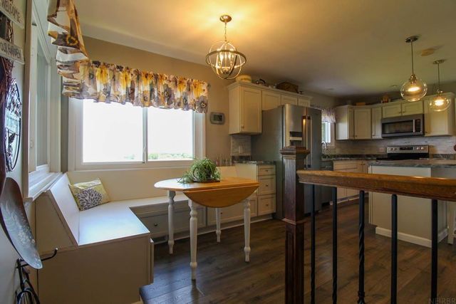 1205 E Avenue, Grundy Center, IA 50638