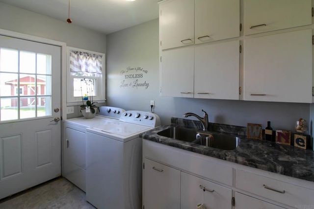 1205 E Avenue, Grundy Center, IA 50638