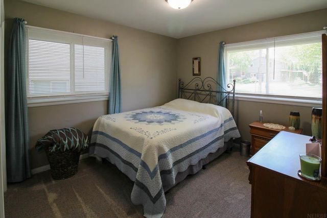 1205 E Avenue, Grundy Center, IA 50638