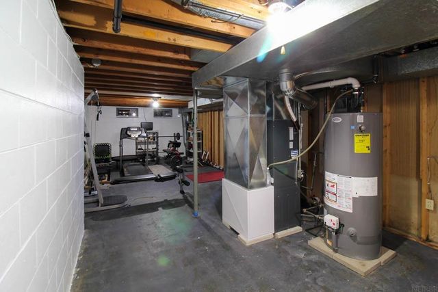 1205 E Avenue, Grundy Center, IA 50638