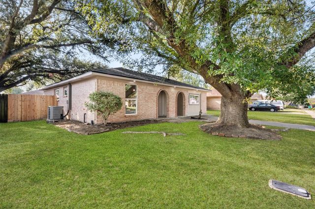 1310 Kenwick Place, Pasadena, TX 77504