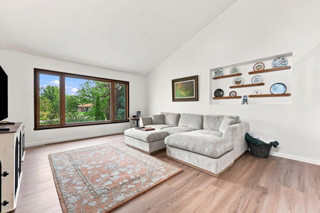 15 Fremont Drive S, Fargo, ND 58103