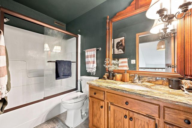 15 Fremont Drive S, Fargo, ND 58103