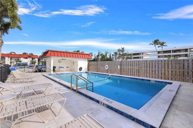 1610 Middle Gulf DR F5, Sanibel, FL 33957