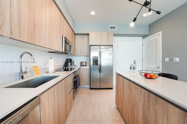 3900 Biscayne Blvd S-218, Miami, FL 33137