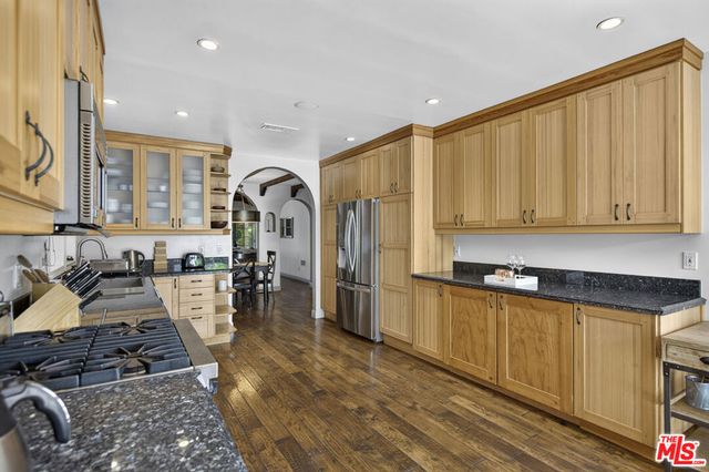 9002 Norma Place, West Hollywood, CA 90069