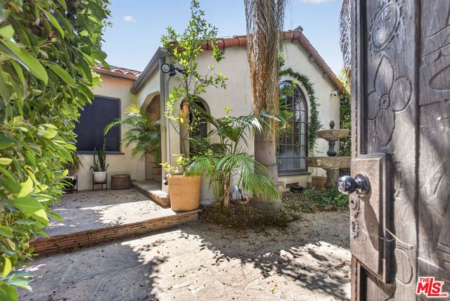 9002 Norma Place, West Hollywood, CA 90069