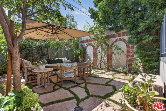9002 Norma Place, West Hollywood, CA 90069