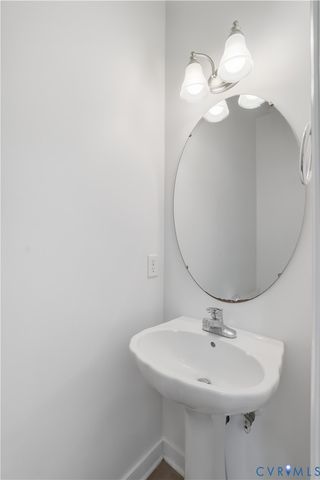 5591 Scotsview Dr, New Kent, VA 23140