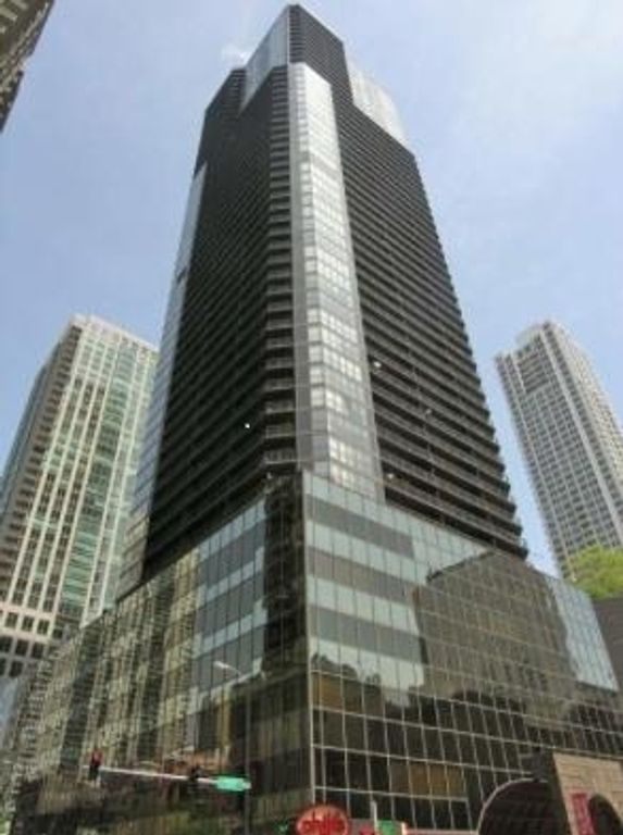 10 E Ontario Street N-902, Chicago, IL 60611