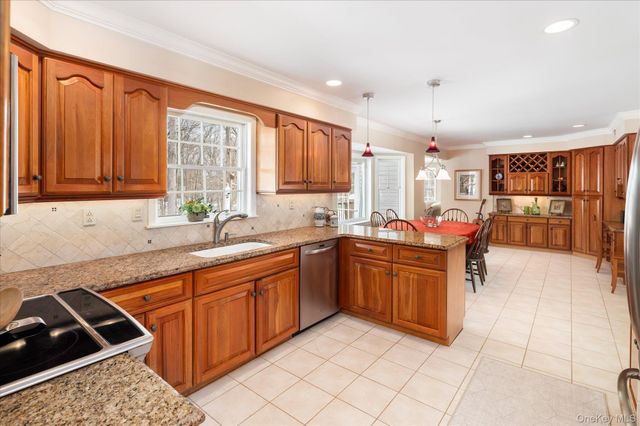 31 Lalli Drive, Katonah, NY 10536