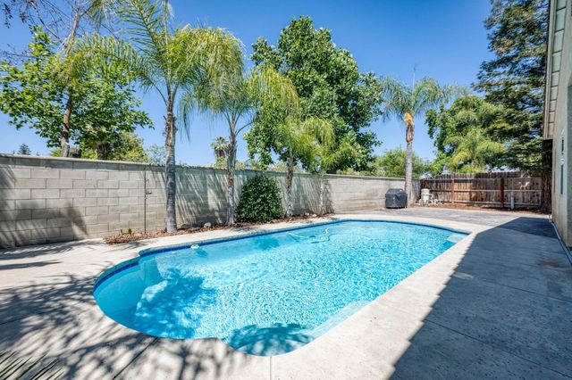 2319 Prescott Avenue, Clovis, CA 93619