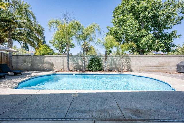 2319 Prescott Avenue, Clovis, CA 93619